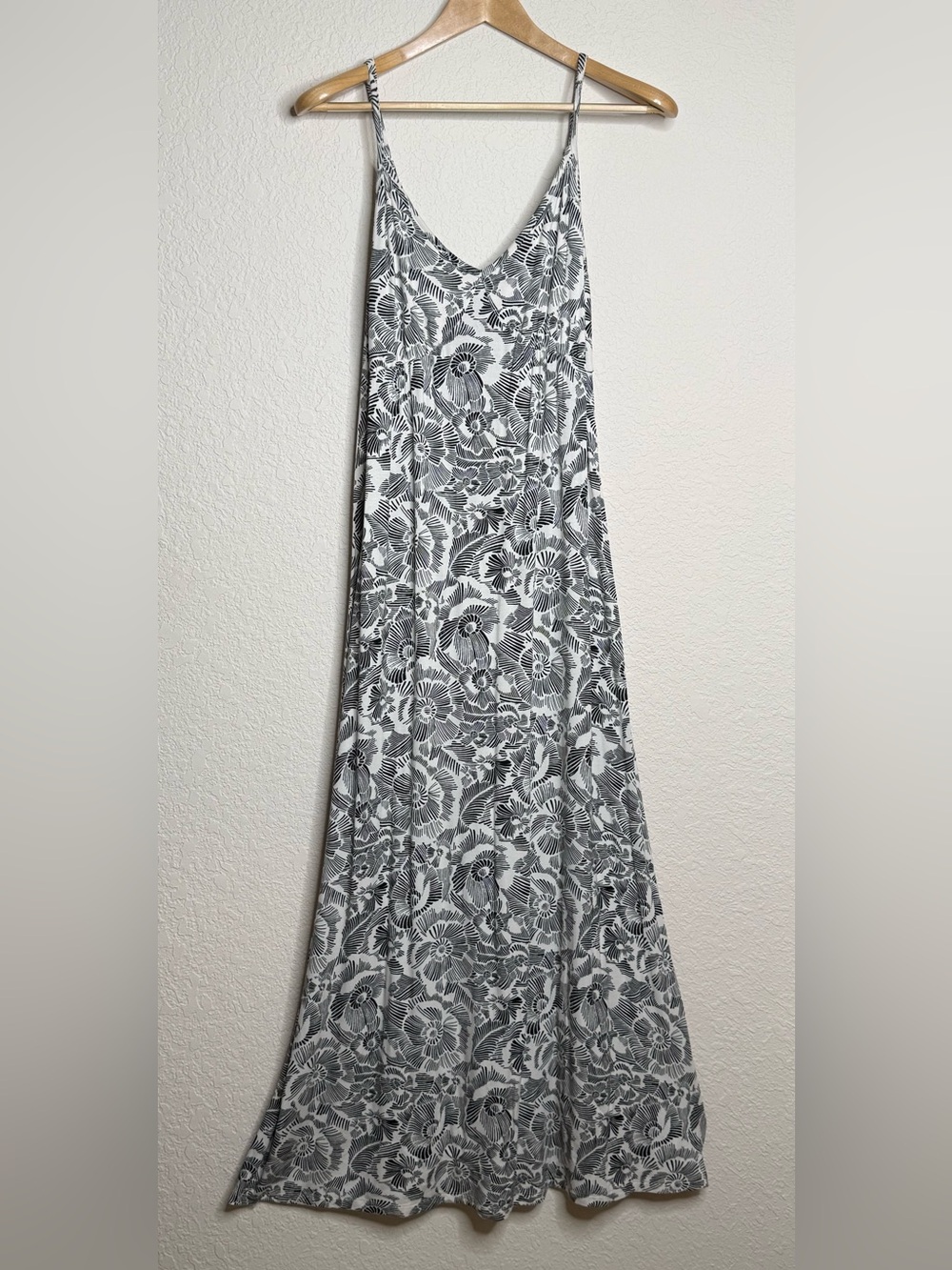 Black & White Floral Print Maxi Dress Adjustable Straps Size L Beach Resortwear